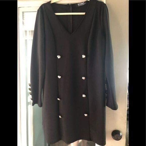 Black long sleeve button dress. - Picture 5 of 6